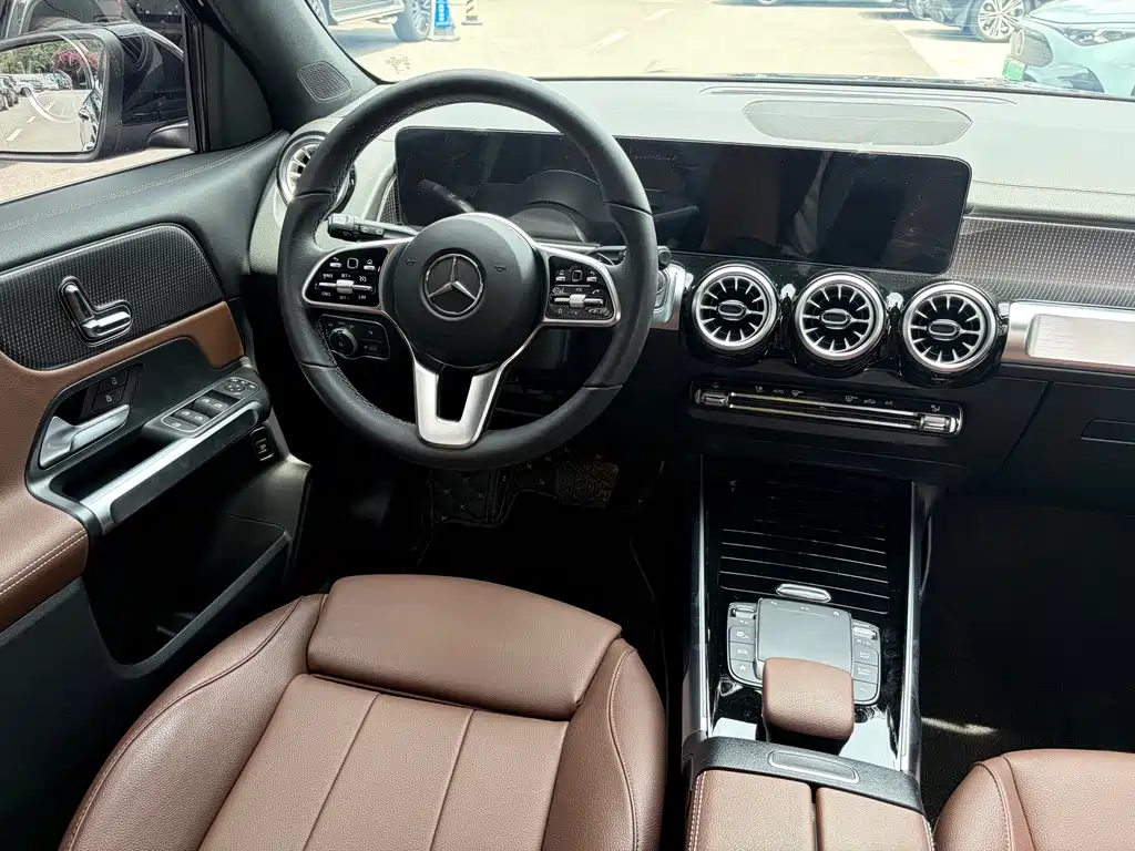 Mercedes-Benz GLB 2023 — фото 41
