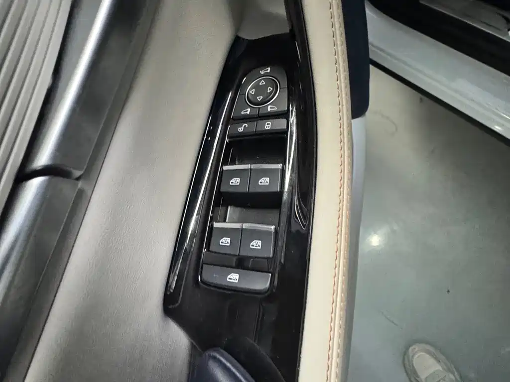 BYD PLUS New Energy 2023 — фото 17