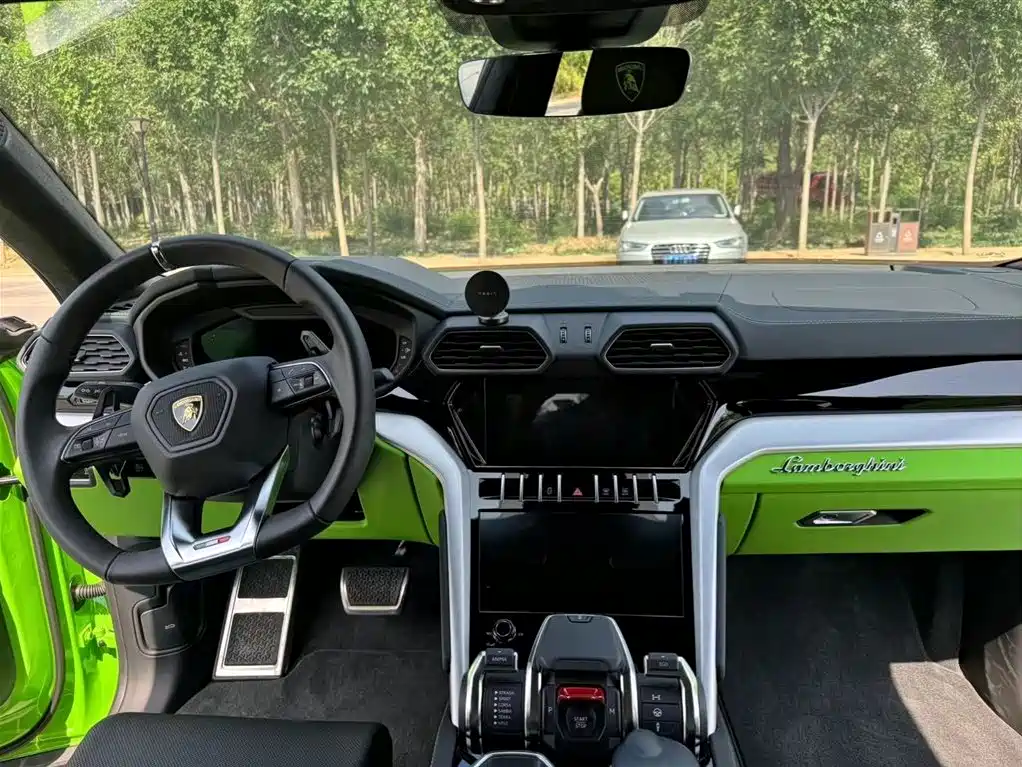 Lamborghini Urus 2023
