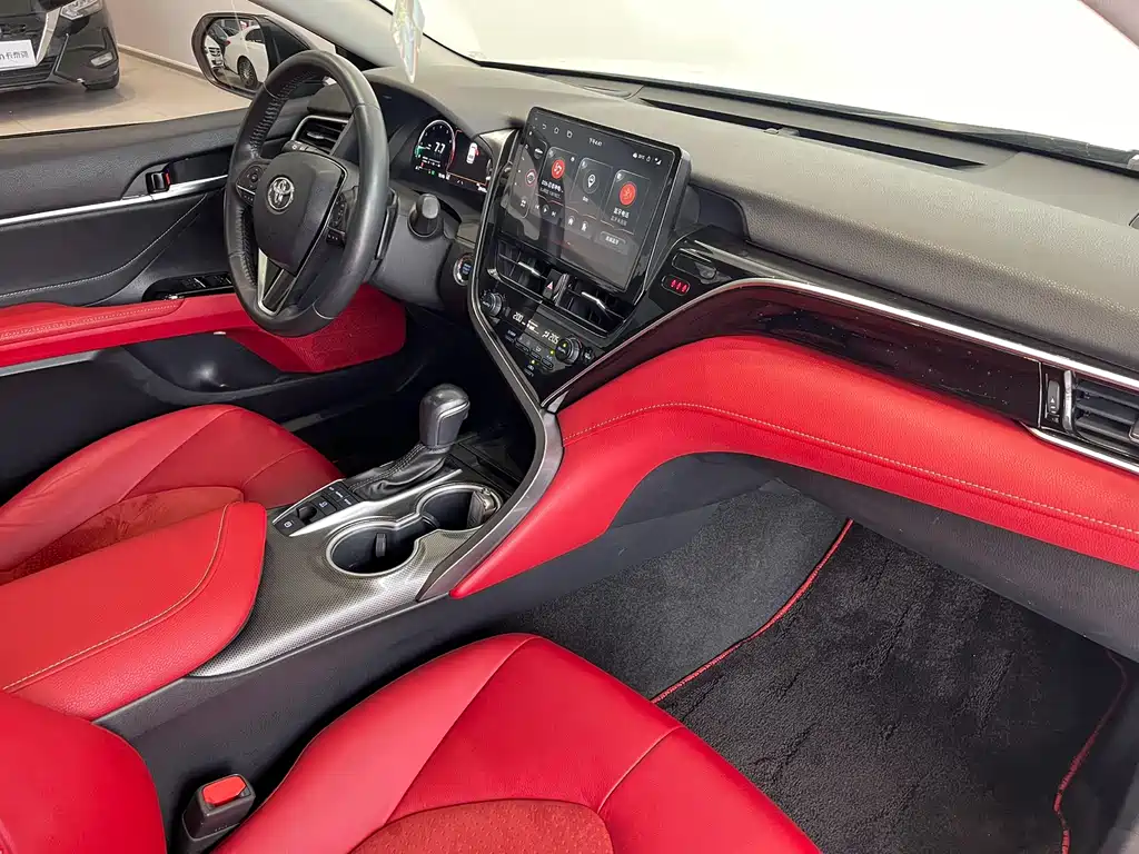 Toyota Camry 2023 — фото 16
