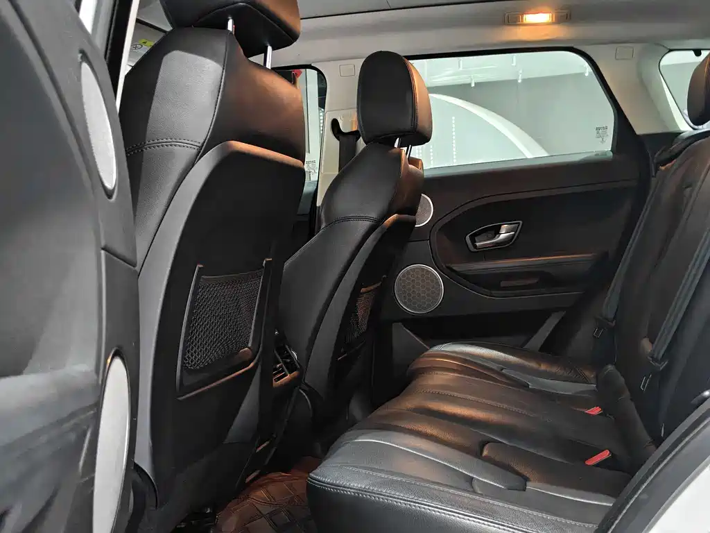 Land Rover Evoque 2015 — фото 21