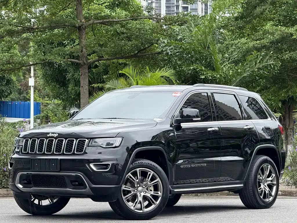 Jeep Grand Cherokee 2021 — фото 1