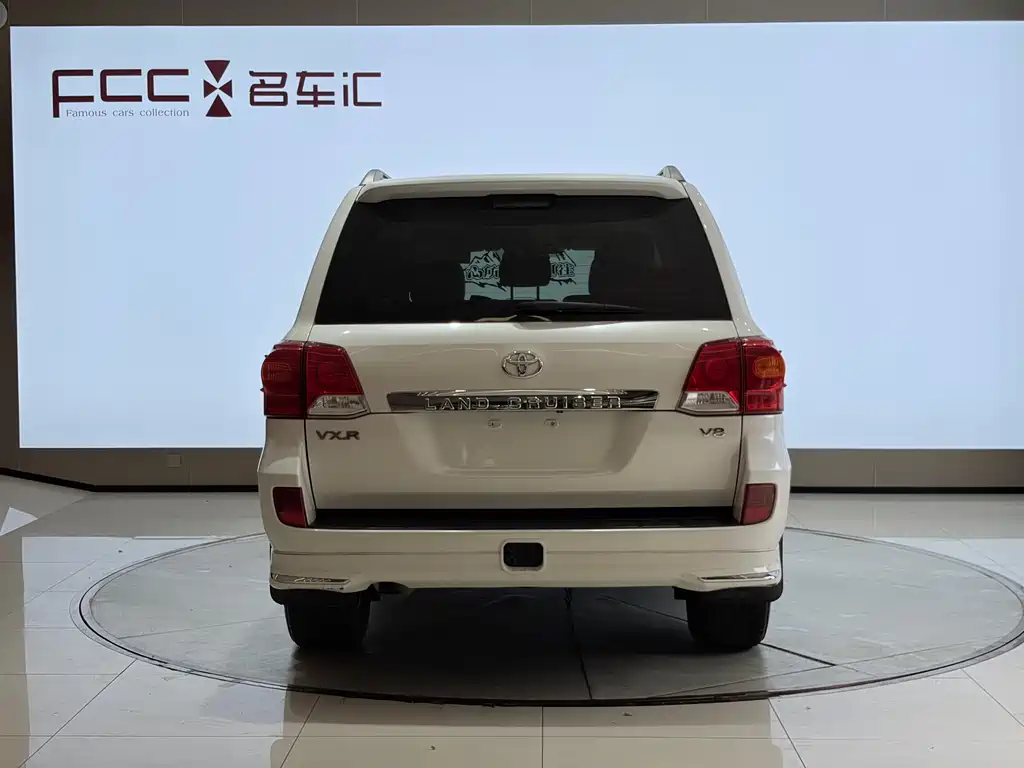 Toyota Land Cruiser 2015 — фото 6