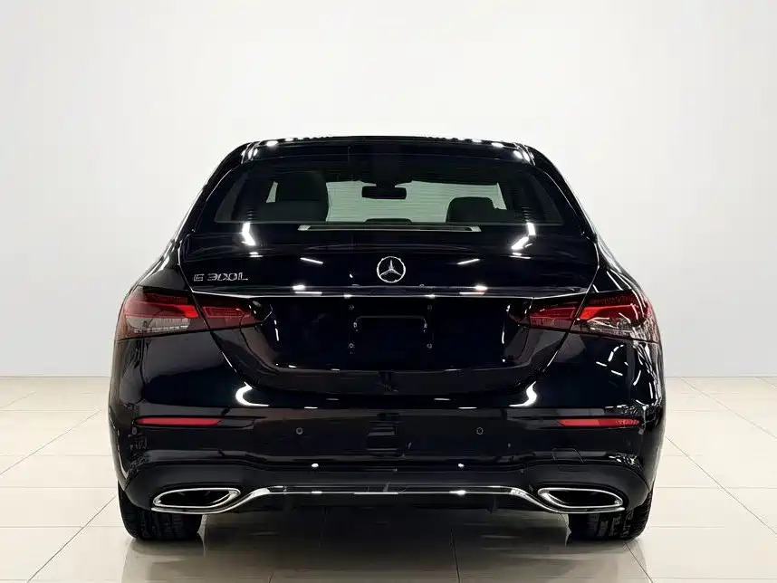 Mercedes-Benz E-Class 2023 — фото 8