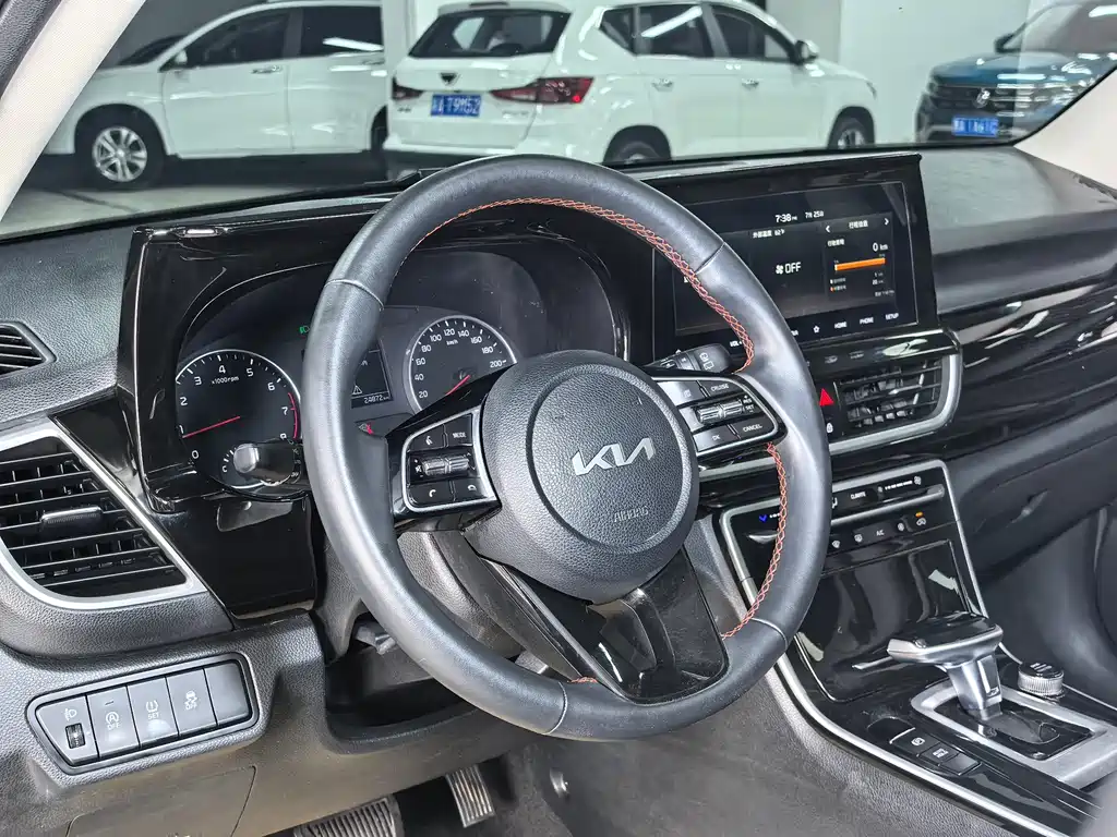 Kia KX3 2023 — фото 11