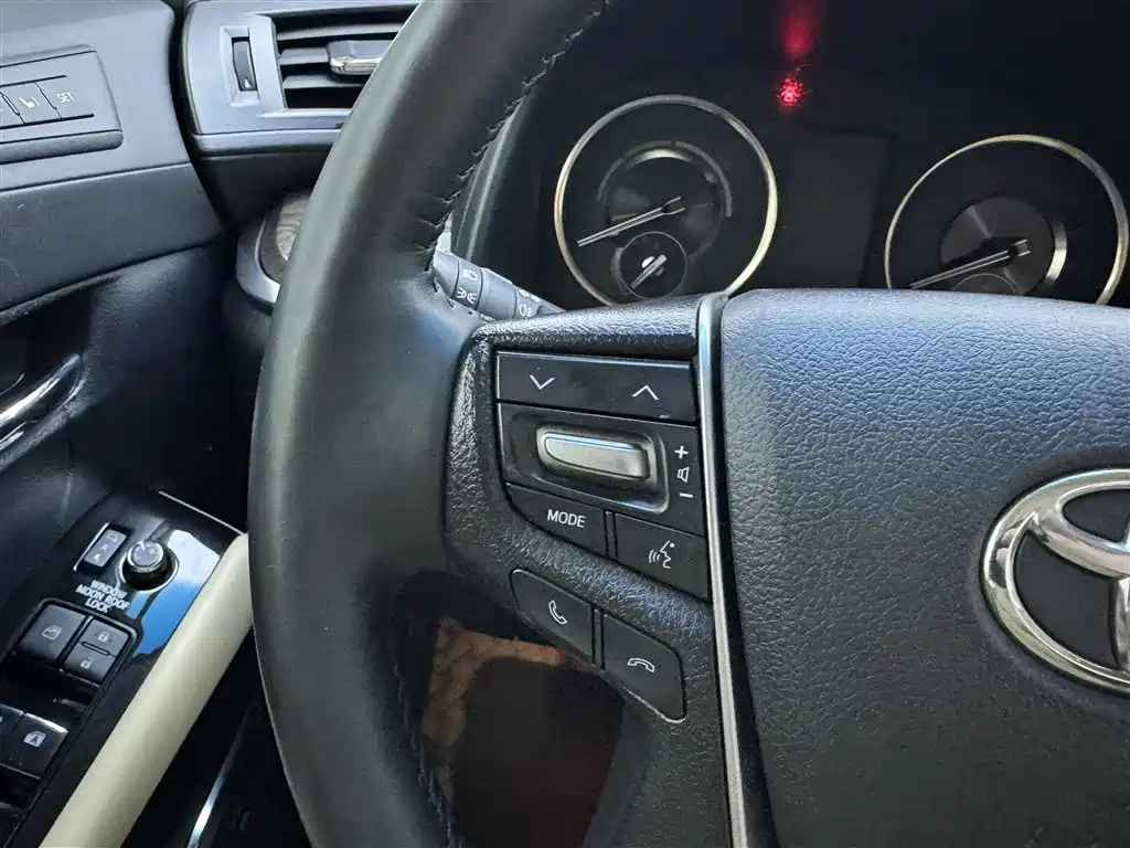 Toyota Alphard 2019 — фото 23