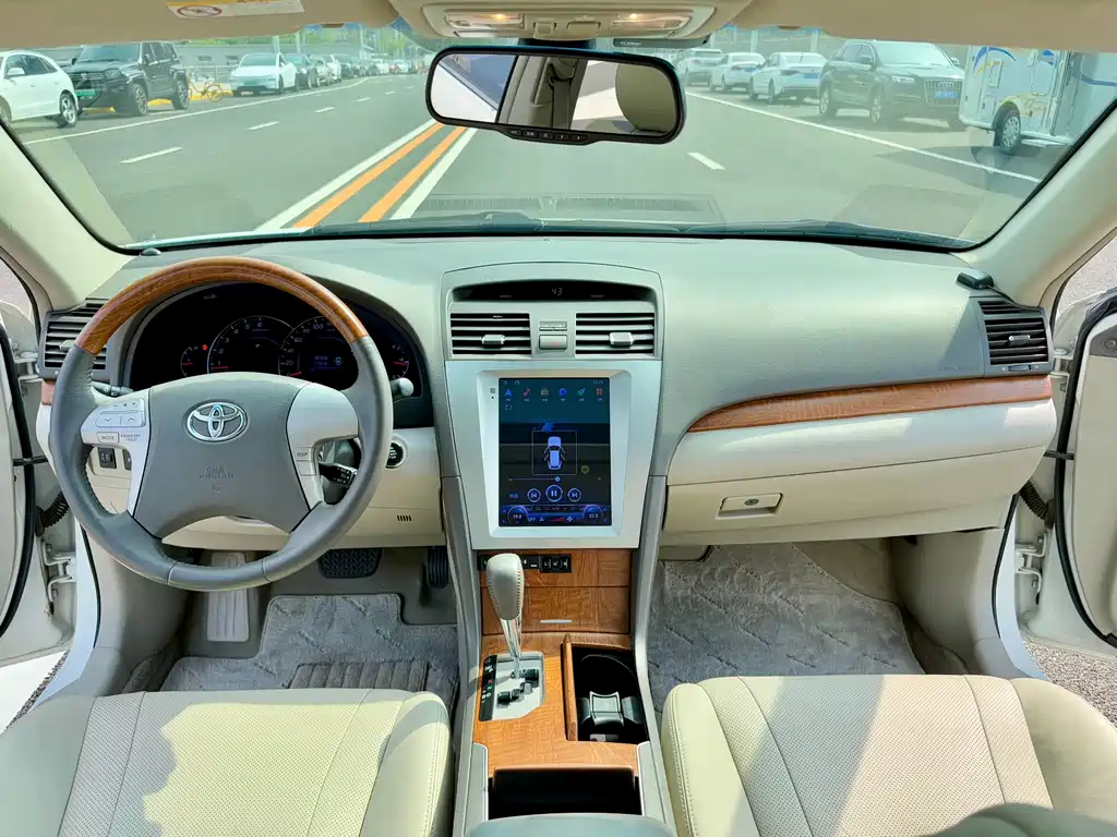 Toyota Camry 2011 — фото 15