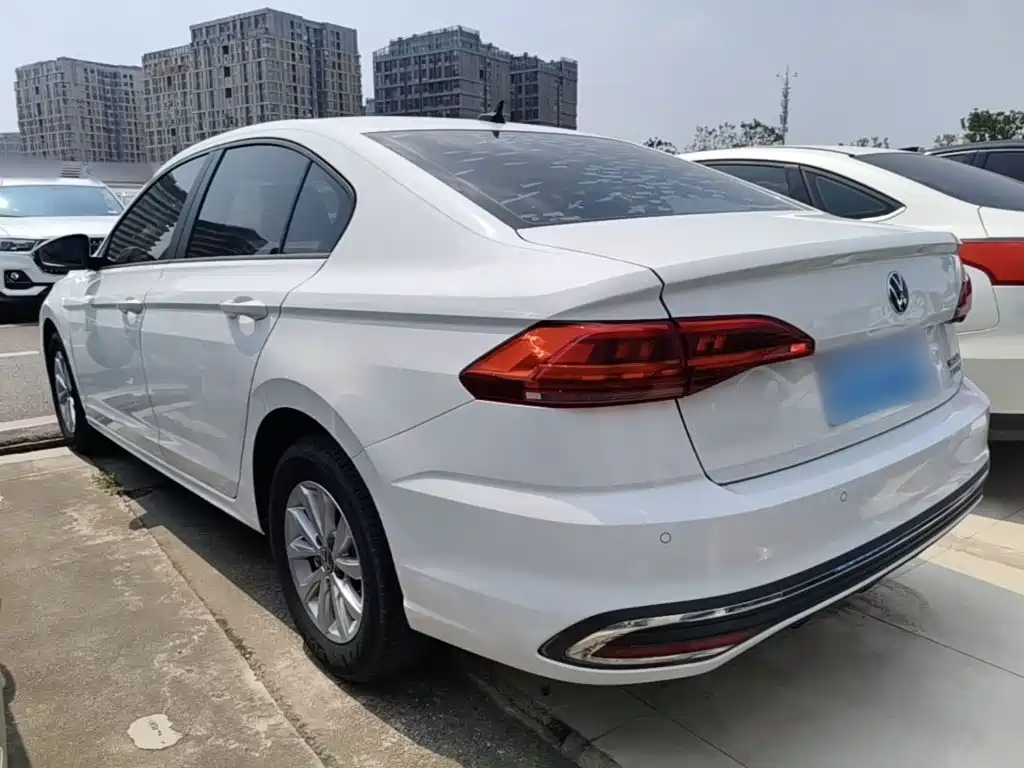 Volkswagen Bora 2023