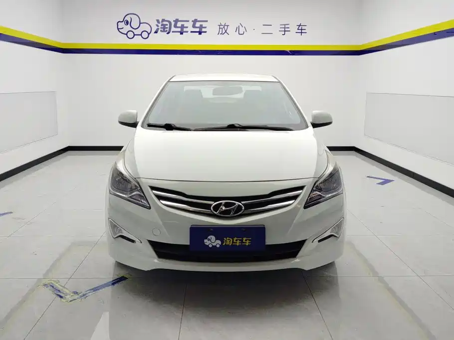 Hyundai Verna 2015