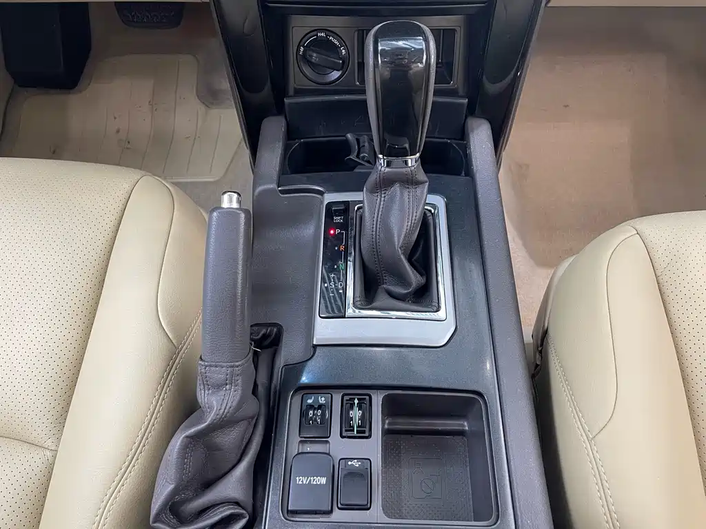 Toyota Prado 2016 — фото 18