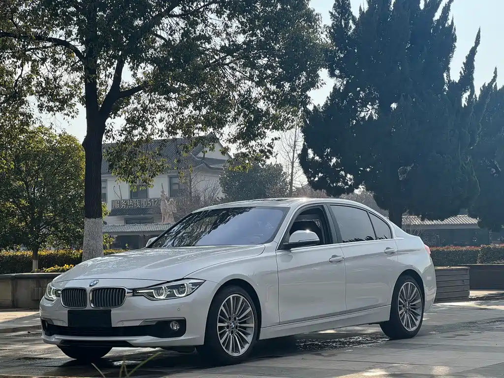 BMW 3 Series 2019 — фото 1