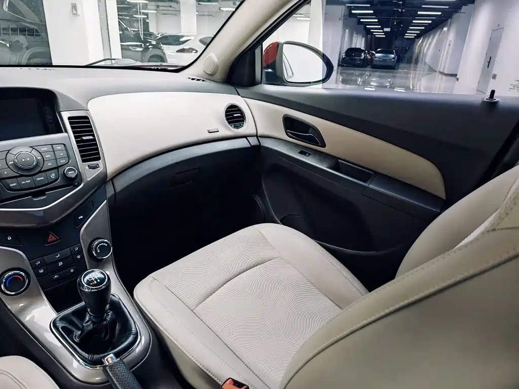 Chevrolet Cruze 2015 — фото 12