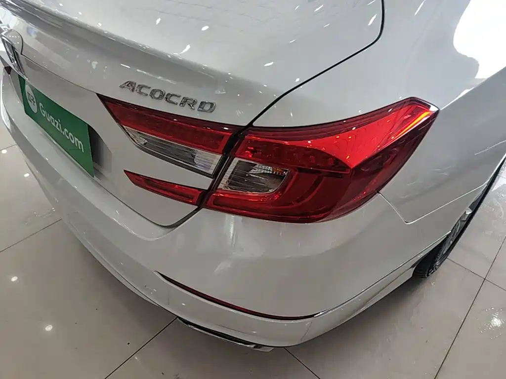 Honda Accord 2018 — фото 8