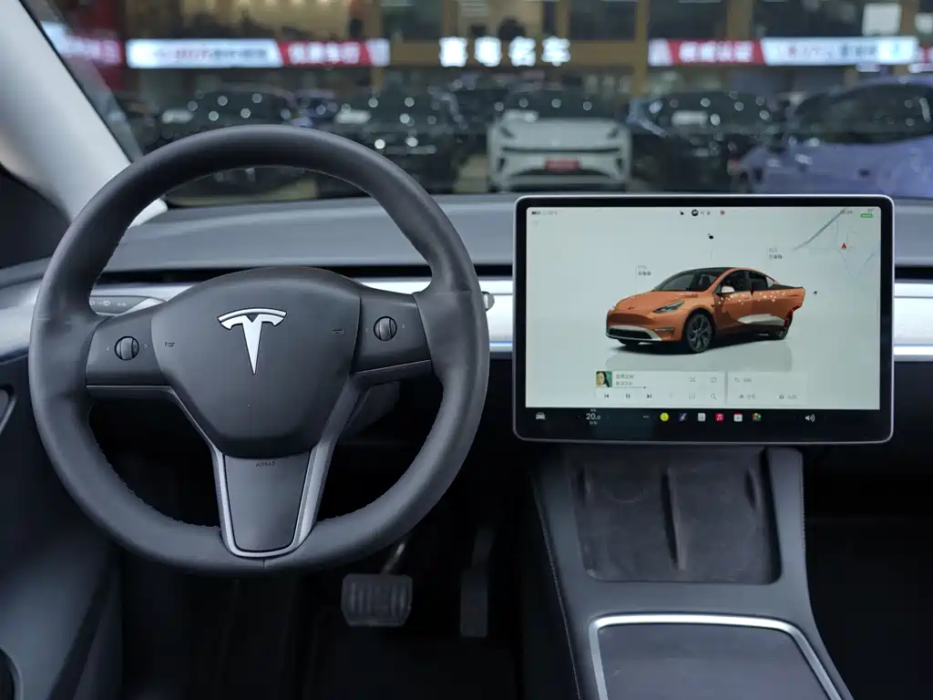 Tesla Model Y 2024 — фото 8