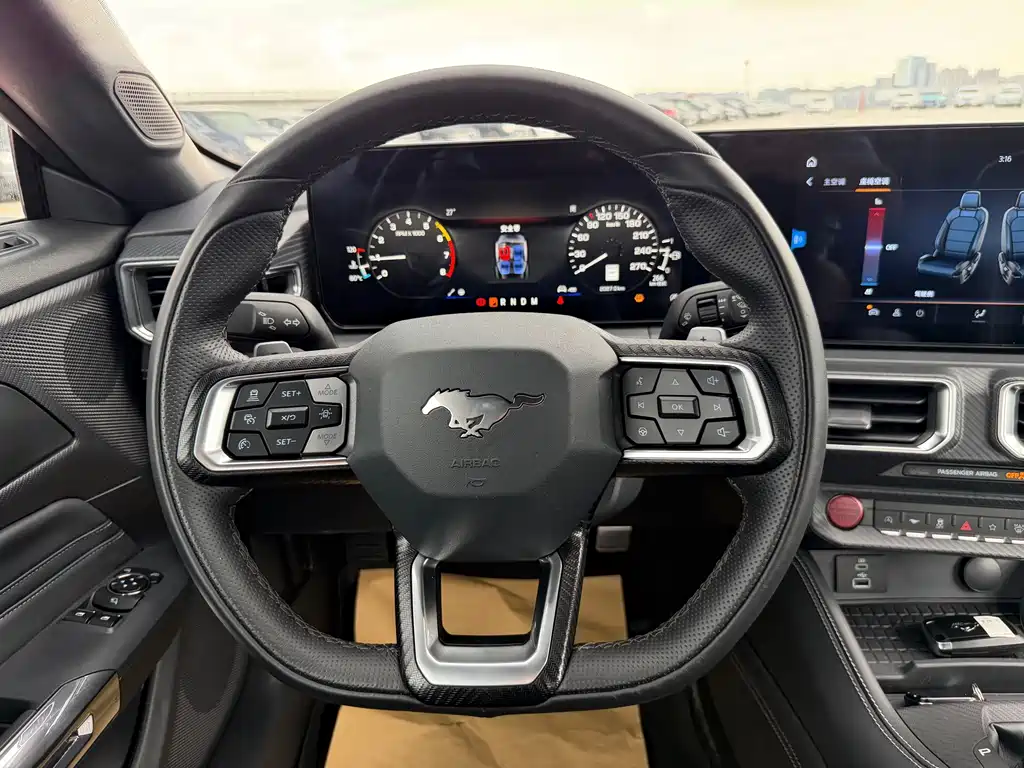 Ford Mustang 2025 — фото 27