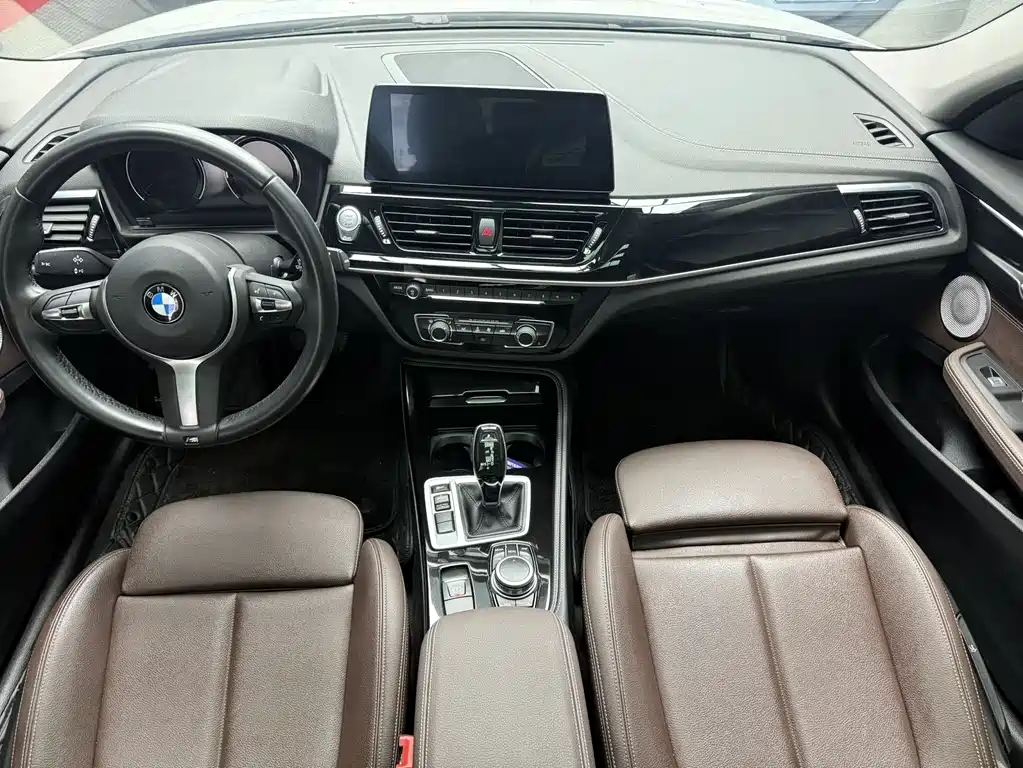BMW 1 Series 2021 — фото 15