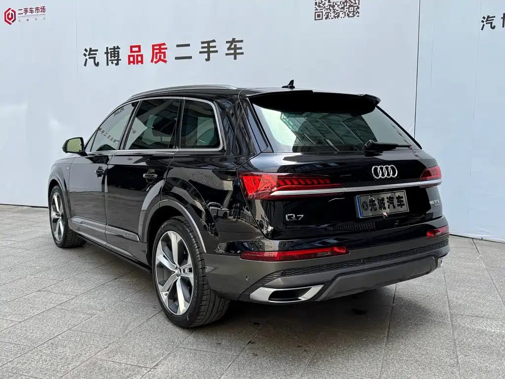 Audi Q7 2020 — фото 7