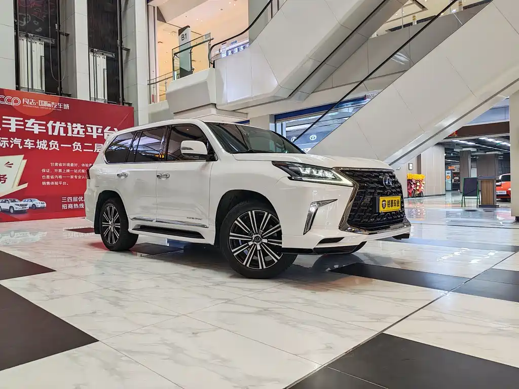Lexus LX 2018