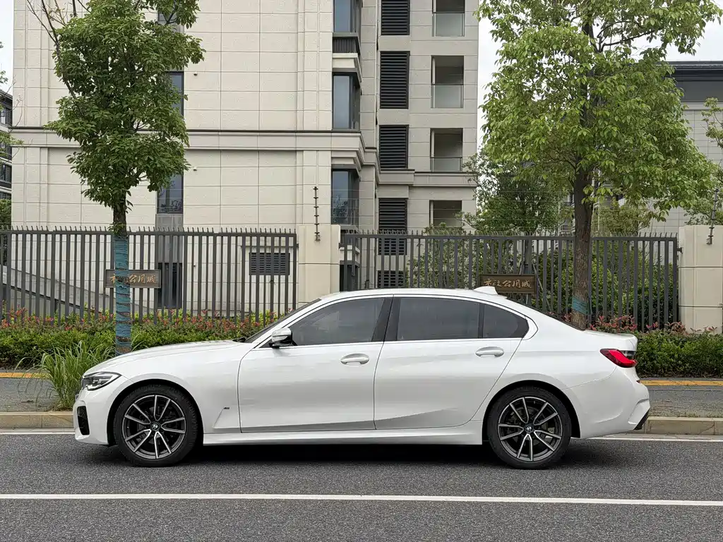 BMW 3 Series 2021