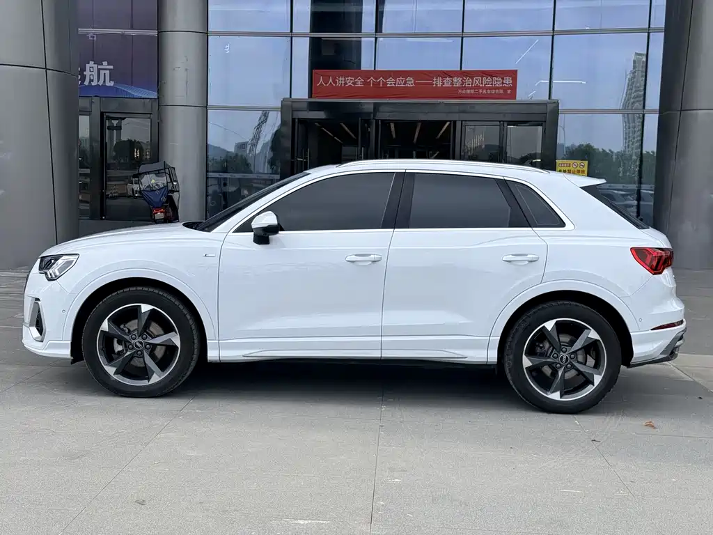 Audi Q3 2021