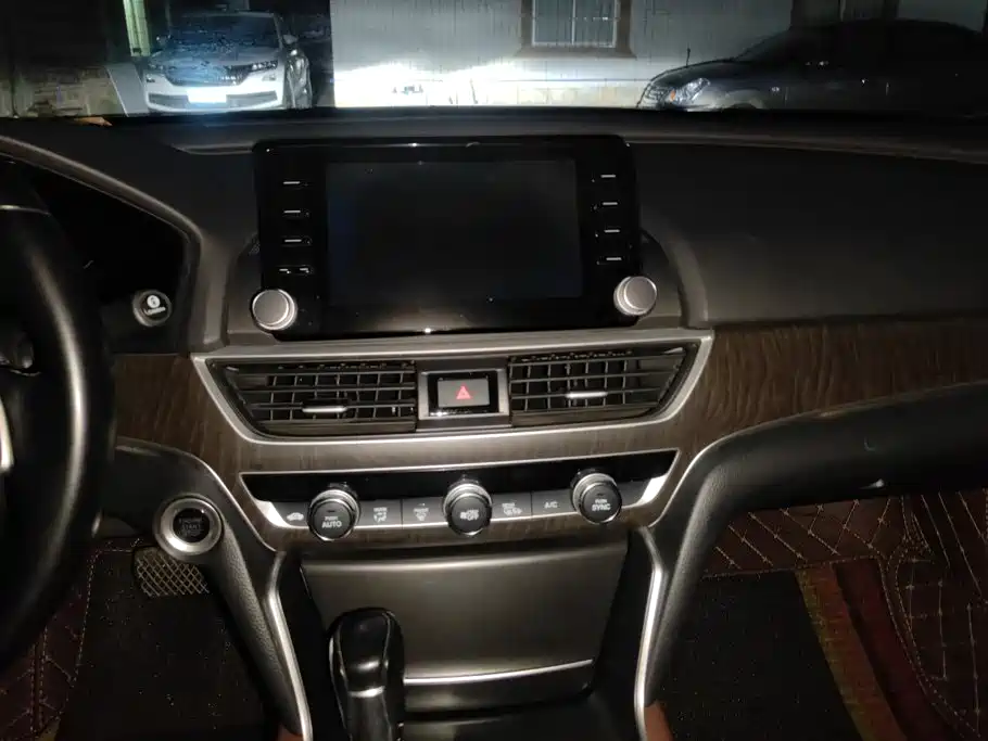 Honda Accord 2019 — фото 13
