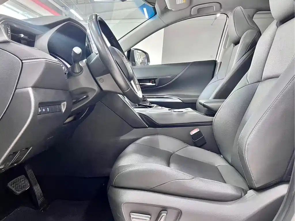 Toyota Venza 2023 — фото 4