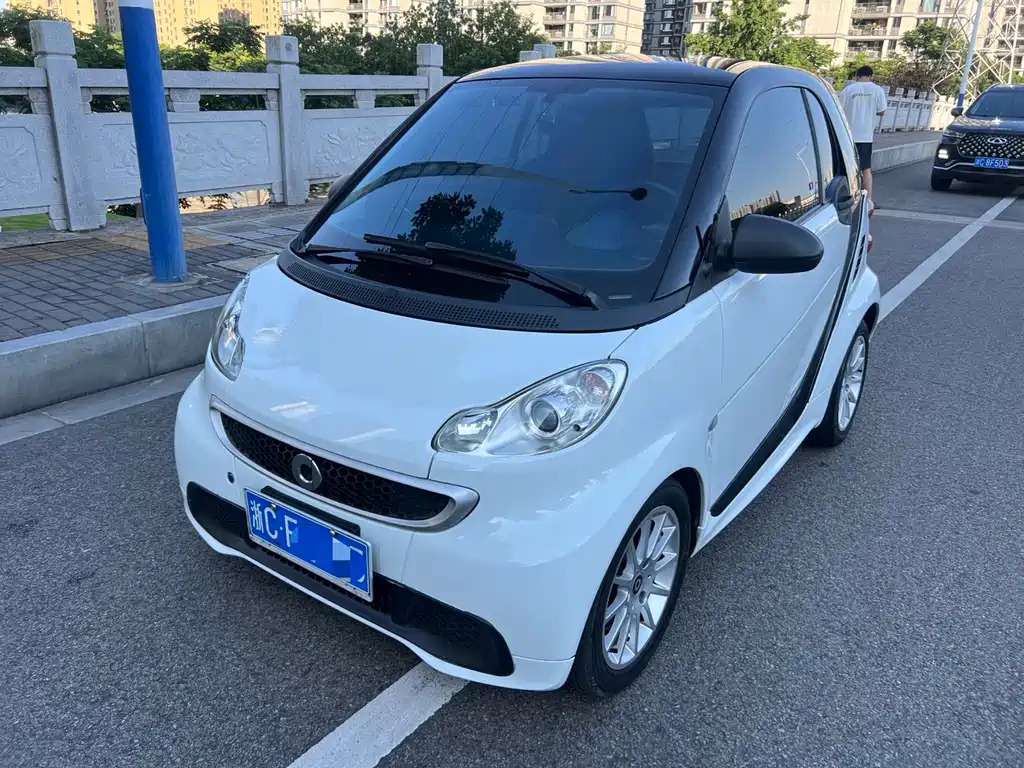 smart Fortwo 2014 — фото 1