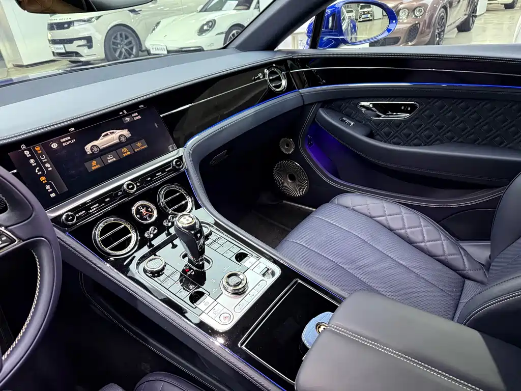Bentley Continental 2020 — фото 14