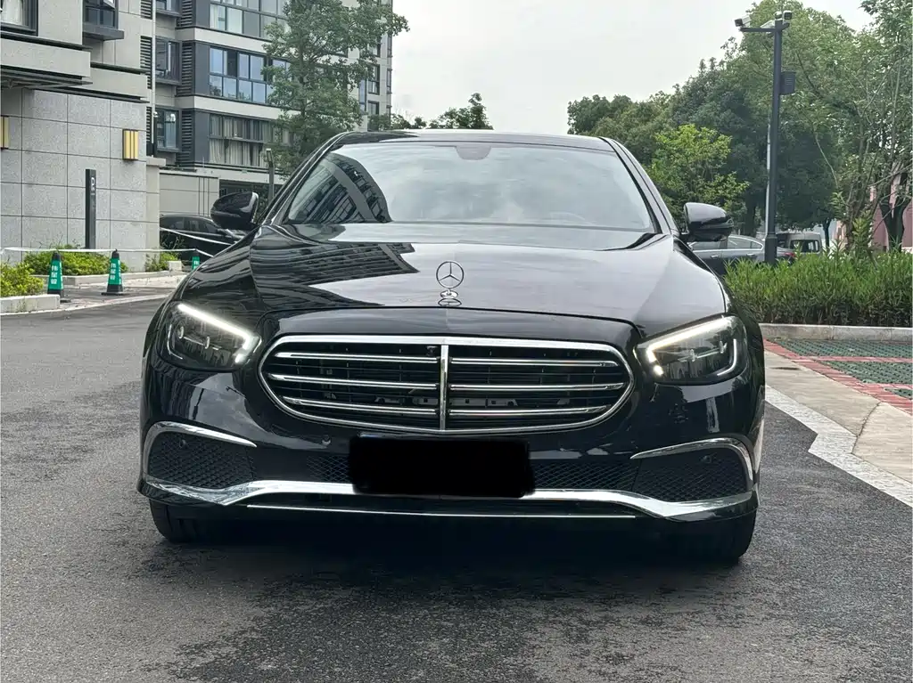 Mercedes-Benz E-Class 2022
