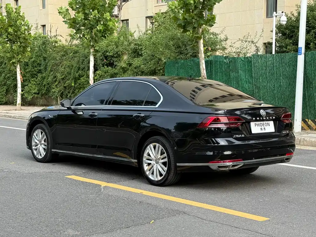 Volkswagen Phideon 2018 — фото 7
