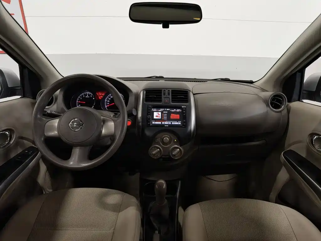 Nissan Sunny 2013