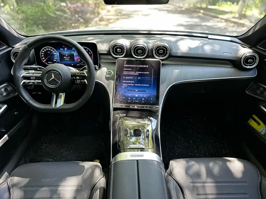 Mercedes-Benz C-Class 2024 — фото 11
