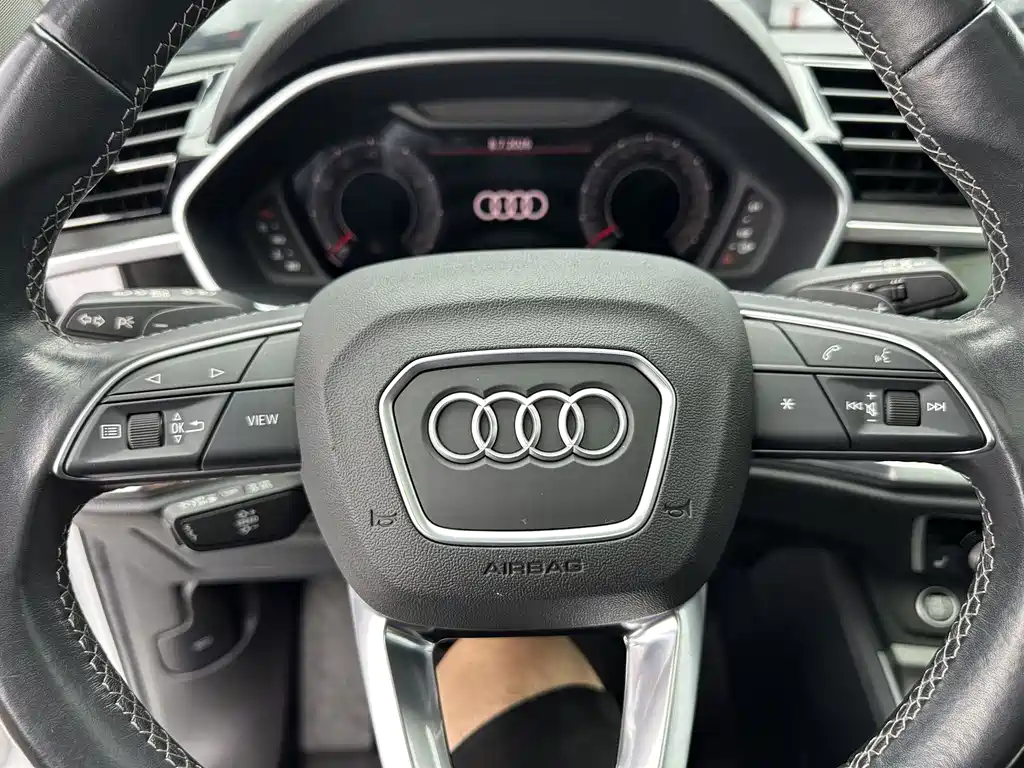 Audi Q3 2022 — фото 14