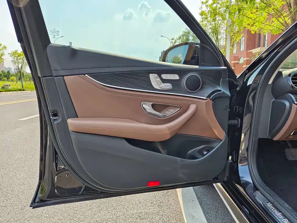 Mercedes-Benz E-Class 2018 — фото 13