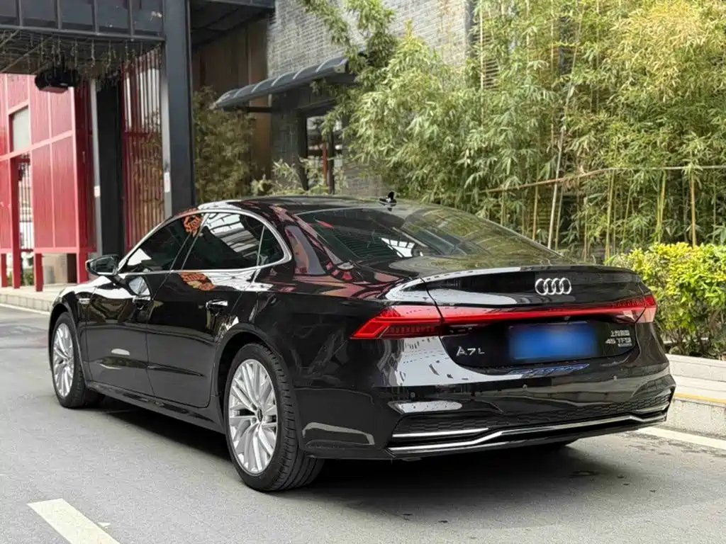 Audi A7L 2024 — фото 25