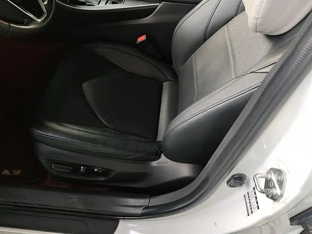 Toyota Avalon 2022 — фото 15