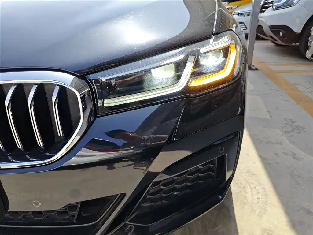 BMW 5 Series 2021 — фото 18