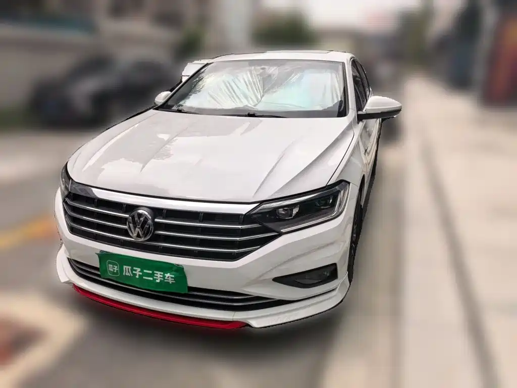 Volkswagen Sagitar 2020