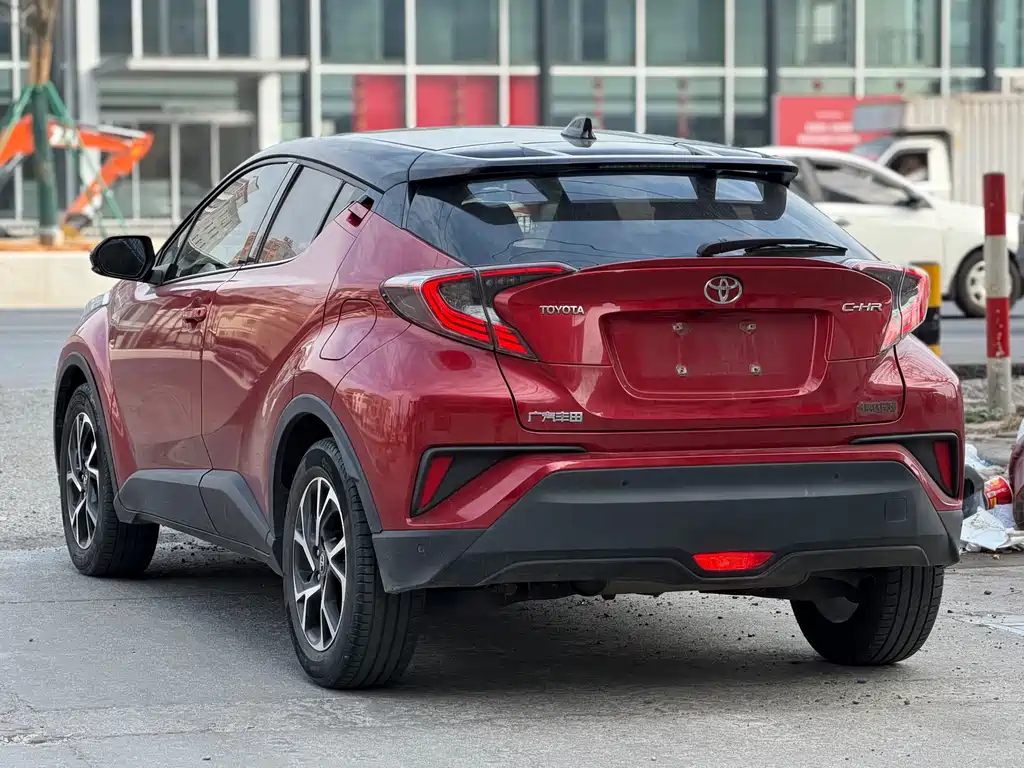 Toyota C-HR 2020 — фото 18