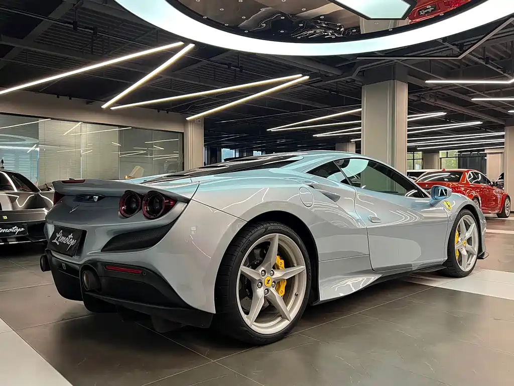Ferrari F8 2023 — фото 5