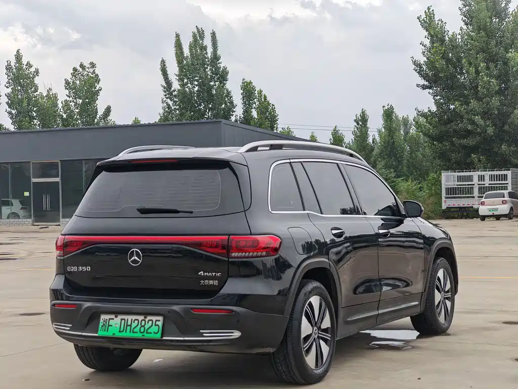 Mercedes-Benz EQB 2024