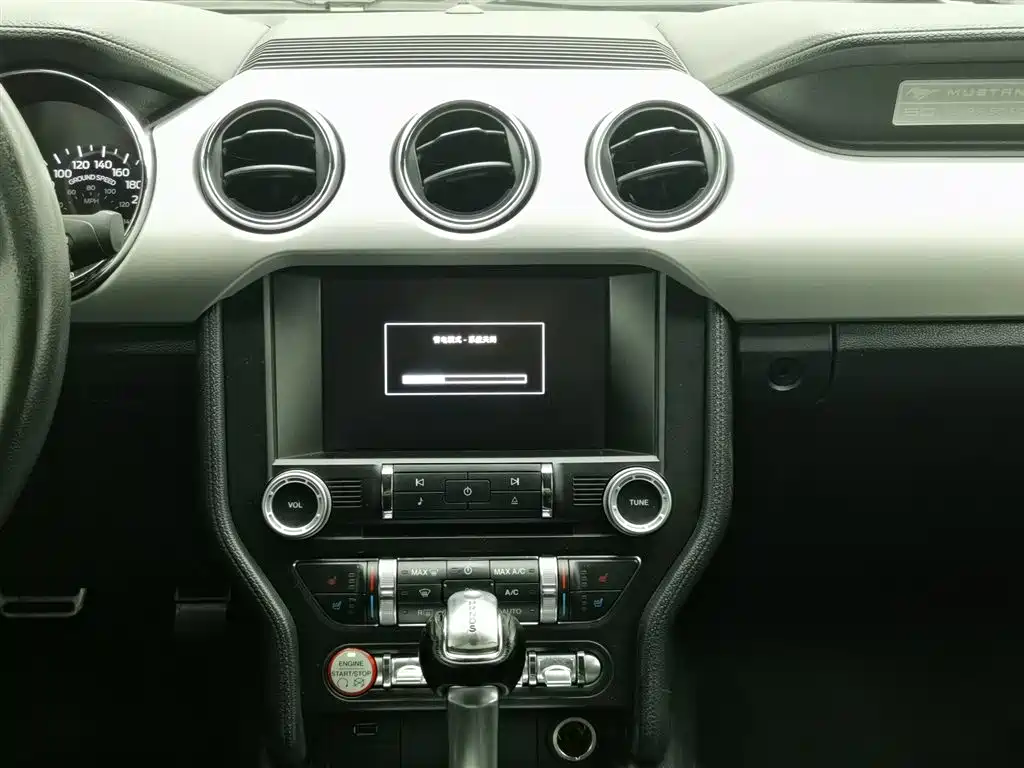 Ford Mustang 2015 — фото 12