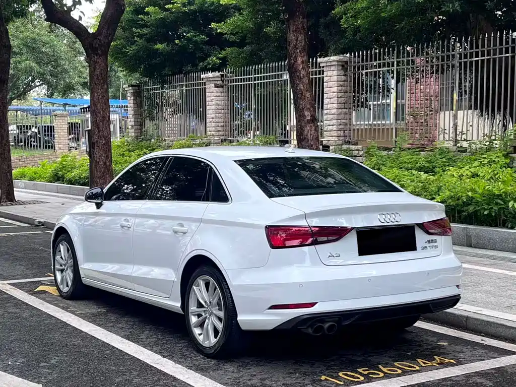 Audi A3 2018 — фото 11