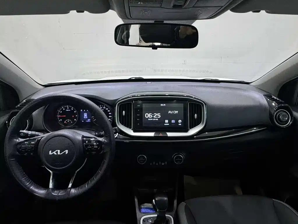 Kia KX1 2022 — фото 11