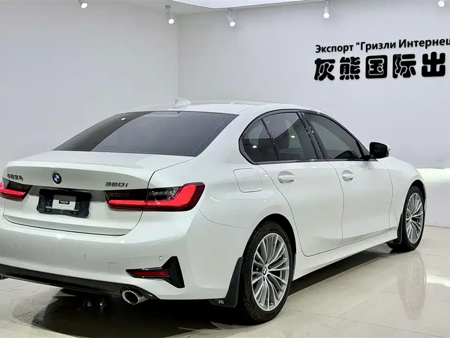 BMW 3 Series 2021