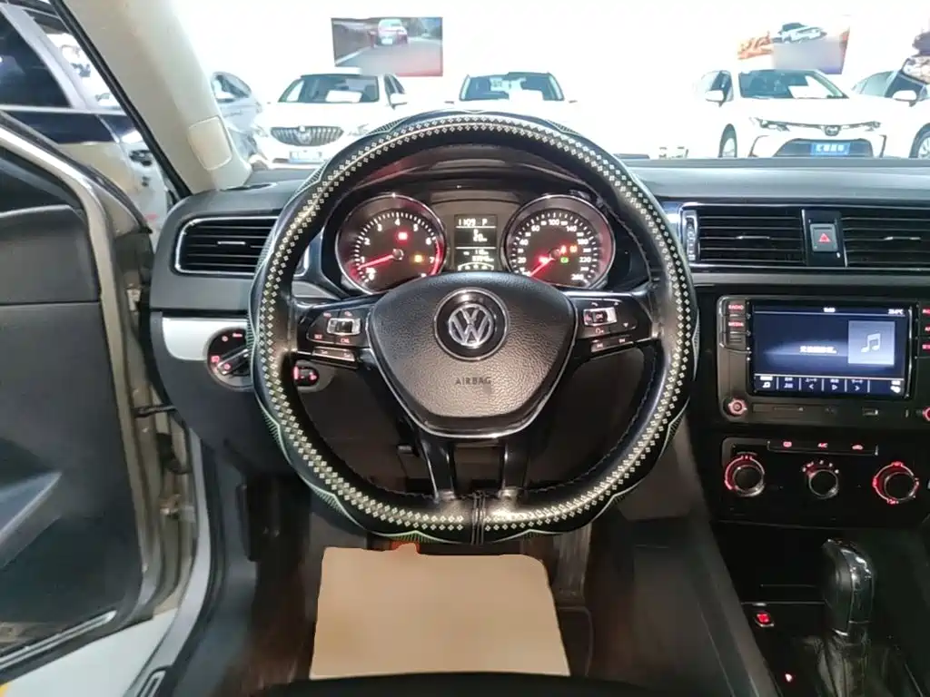 Volkswagen Sagitar 2017 — фото 11