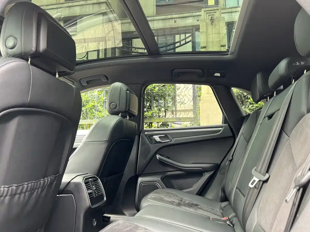 Porsche Macan 2018 — фото 10