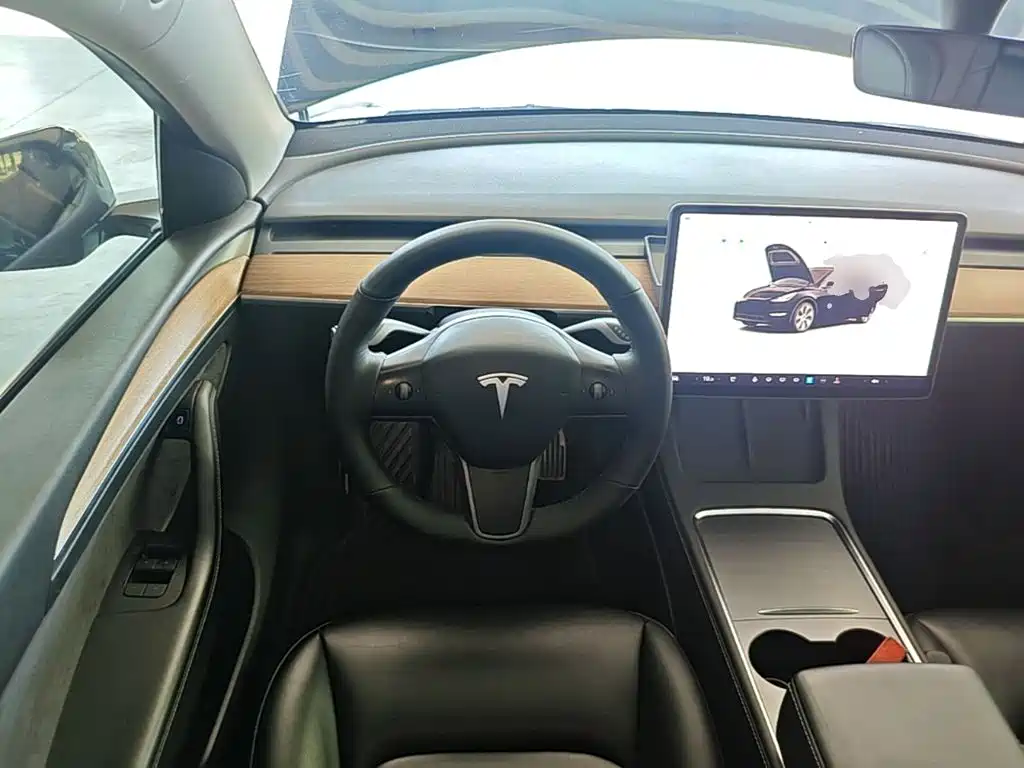 Tesla Model Y 2022 — фото 11