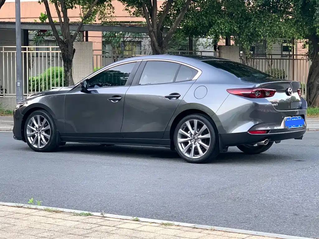 Mazda 3 Axela 2020 — фото 5