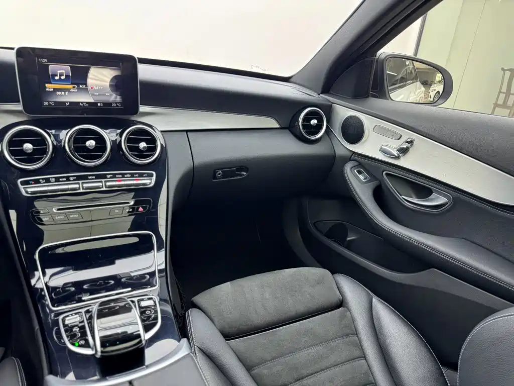 Mercedes-Benz C-Class 2017 — фото 10